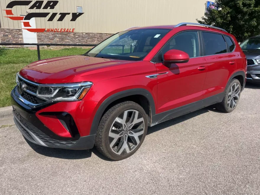 2022 Volkswagen Taos SEL photo 1