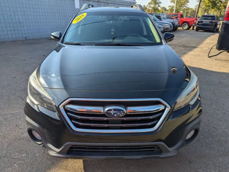 2018 Subaru Outback 2.5i Premium photo 1