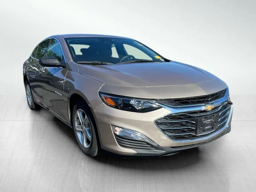 2023 Chevrolet Malibu LS photo 1