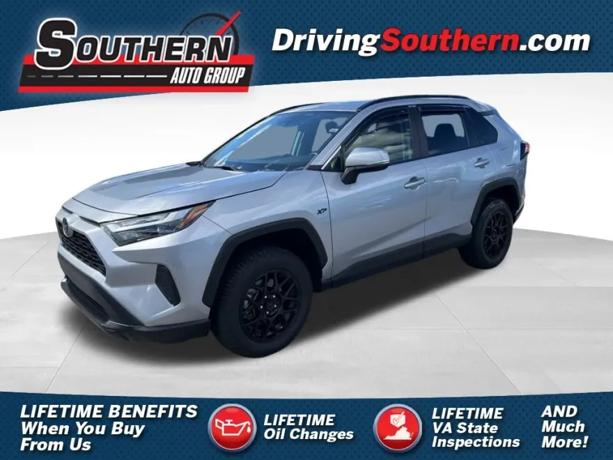 2023 Toyota RAV4 XLE photo 1