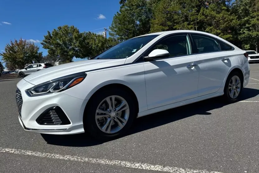 2019 Hyundai Sonata SEL photo 1