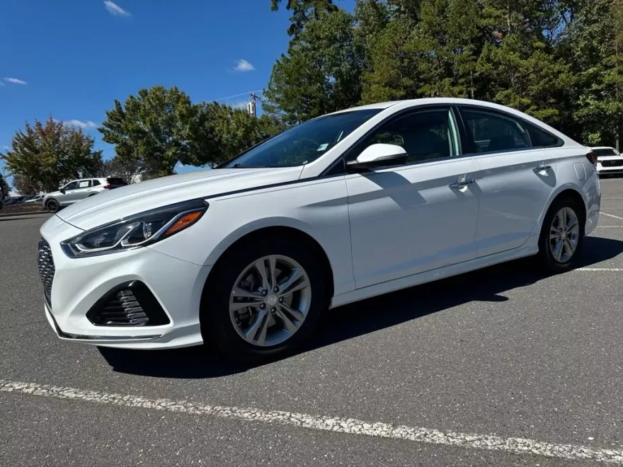 2019 Hyundai Sonata SEL photo 1