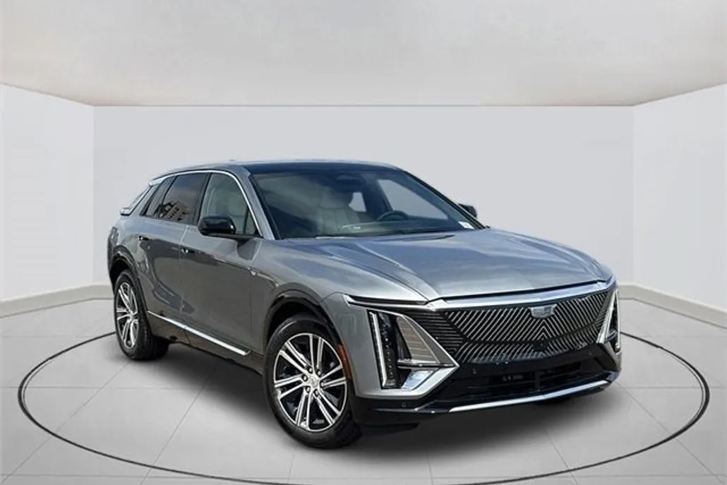2025 Cadillac Lyriq Luxury photo 1