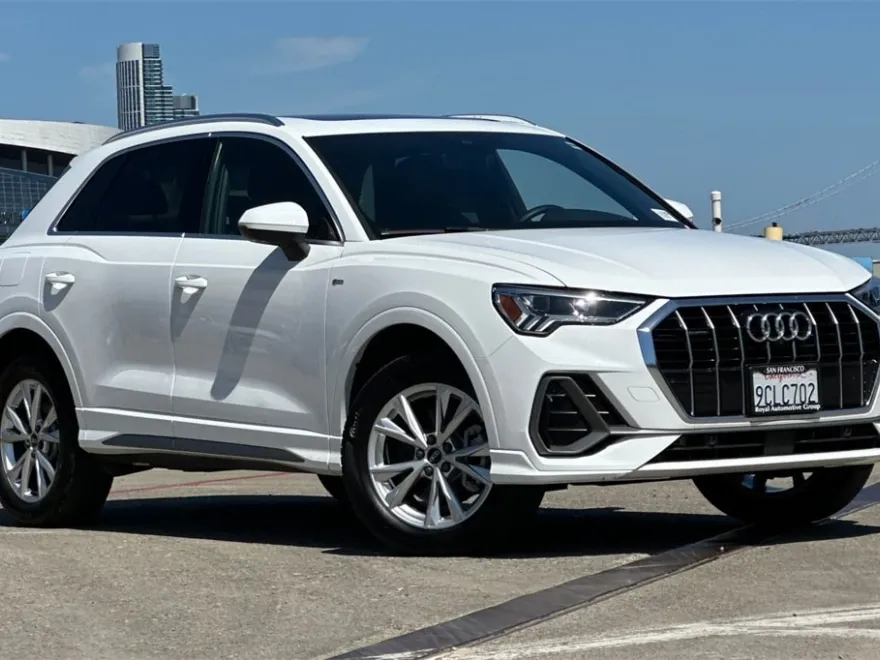 2022 Audi Q3 S line Premium Plus photo 1