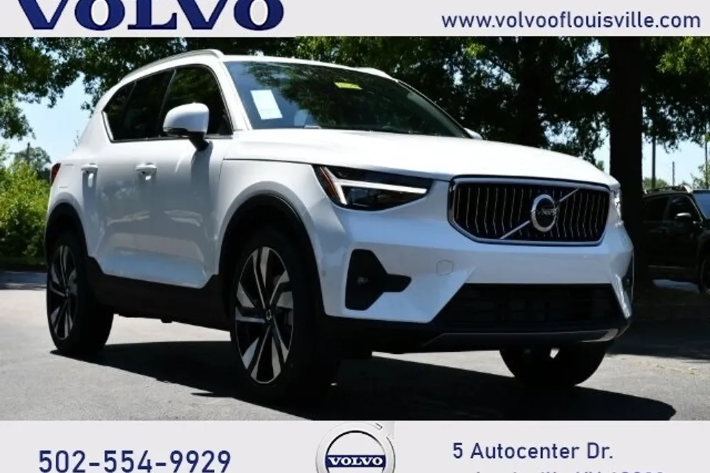 2025 Volvo XC40 Plus photo 1