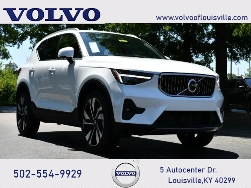 2025 Volvo XC40 Plus photo 1