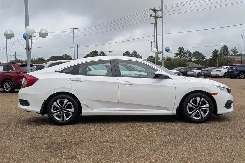 2018 Honda Civic LX photo 1