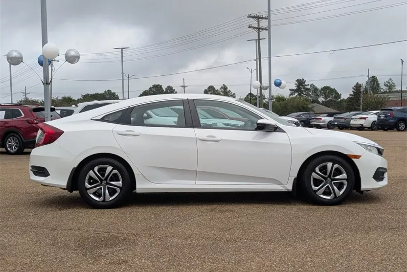 2018 Honda Civic LX photo 1