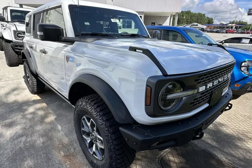 2025 Ford Bronco Badlands photo 1