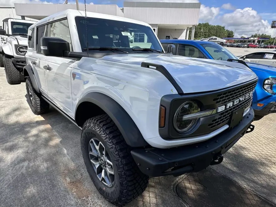 2025 Ford Bronco Badlands photo 1
