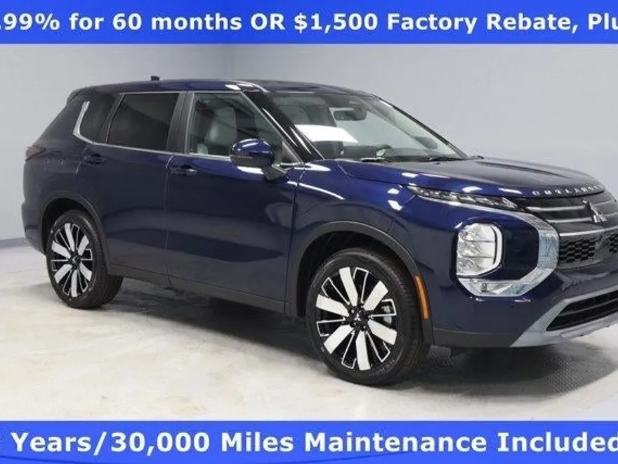 2025 Mitsubishi Outlander SE photo 1