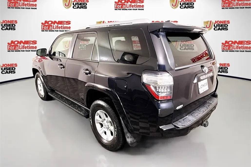 2018 Toyota 4Runner SR5 photo 1