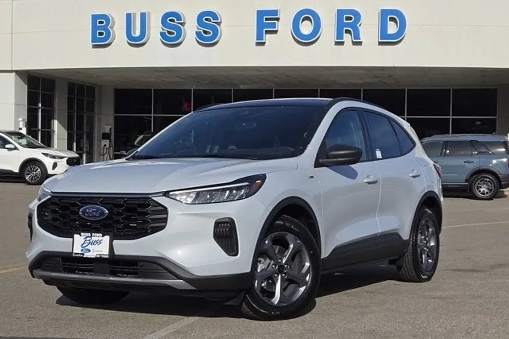 2025 Ford Escape ST-Line photo 1
