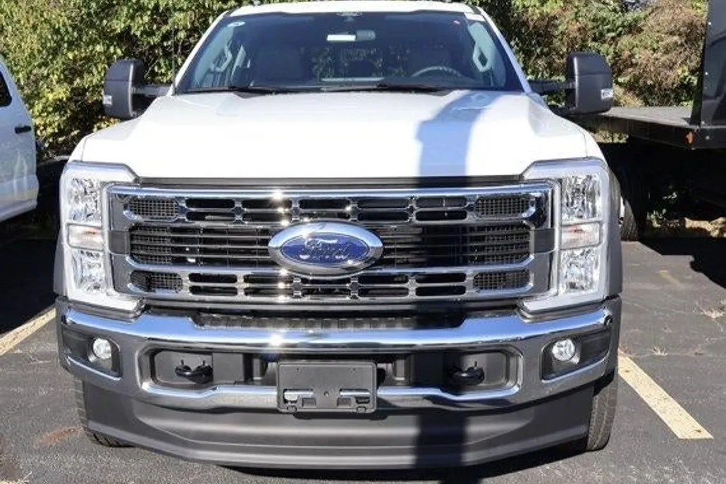 2026 Ford F-550 XL photo 1