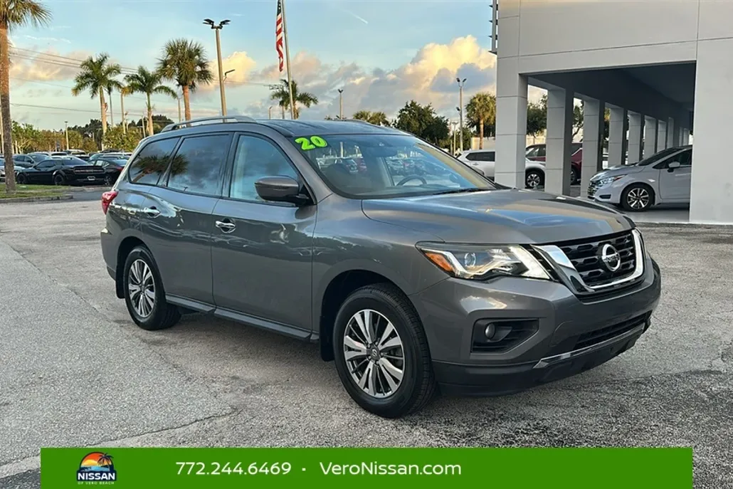 2020 Nissan Pathfinder SV photo 1