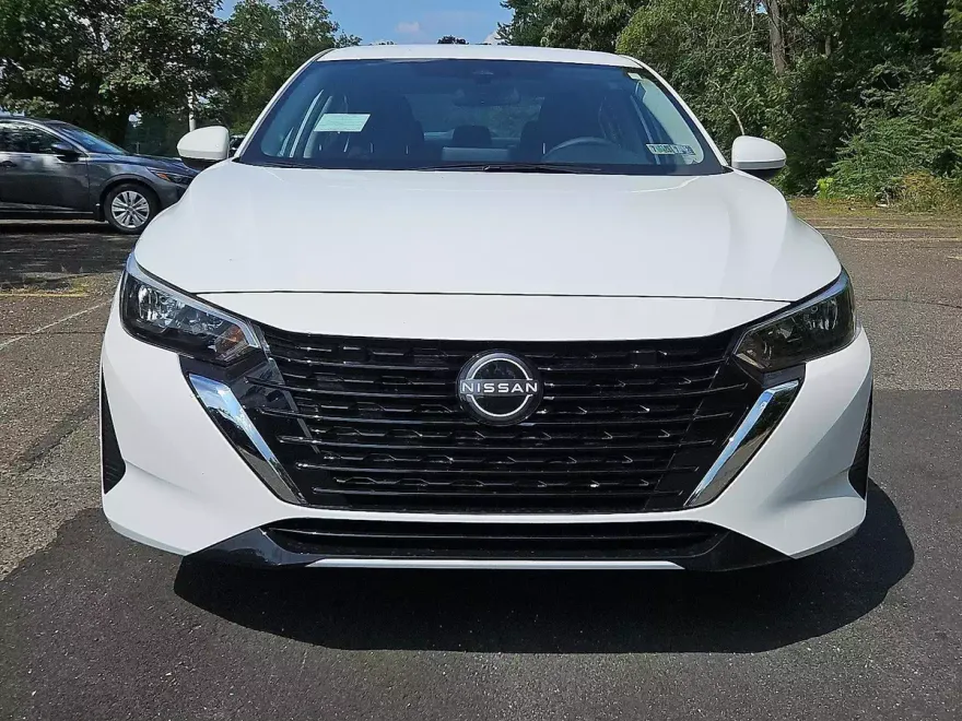 2025 Nissan Sentra SV photo 1