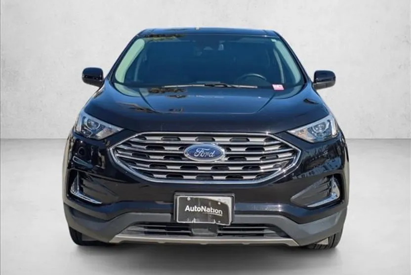 2022 Ford Edge SEL photo 1