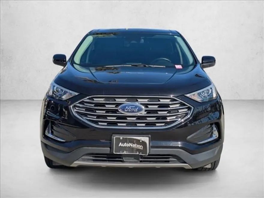 2022 Ford Edge SEL photo 1