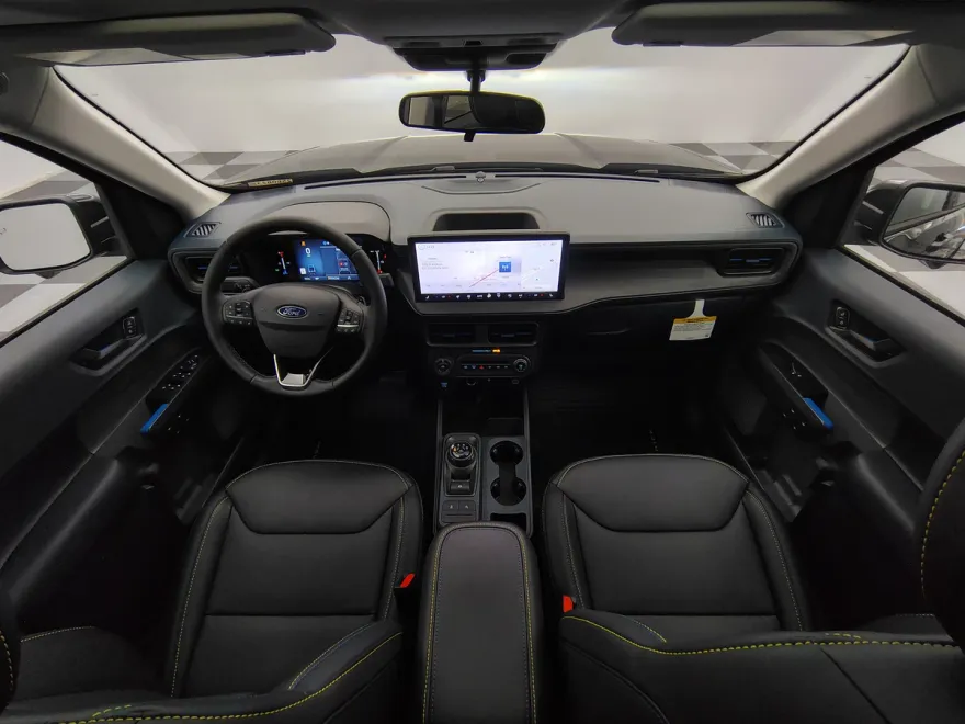 2025 Ford Maverick photo 1
