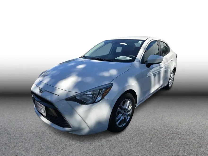 2017 Toyota Yaris iA photo 1