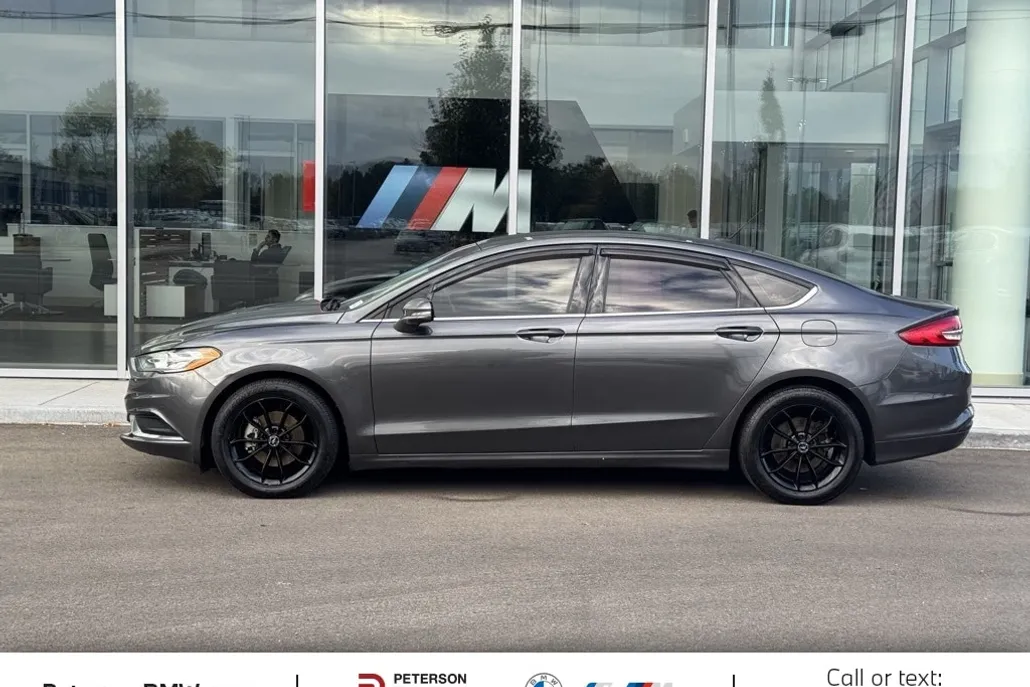 2017 Ford Fusion SE photo 1