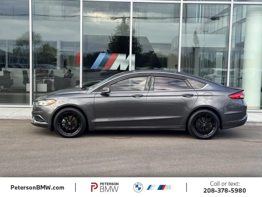 2017 Ford Fusion SE photo 1