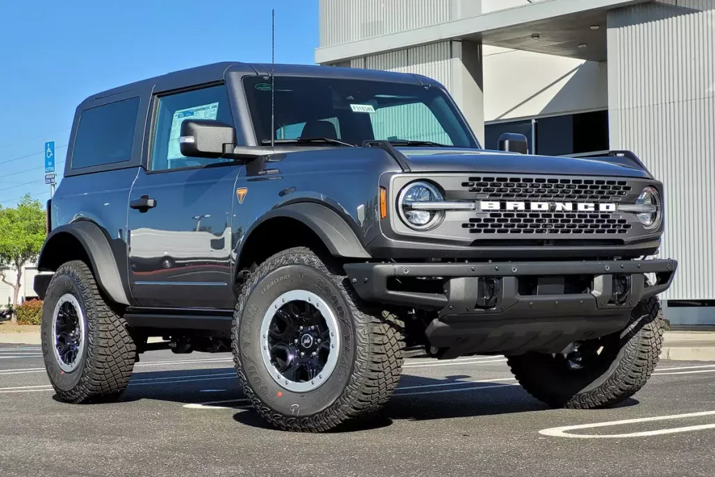 2024 Ford Bronco Badlands photo 1