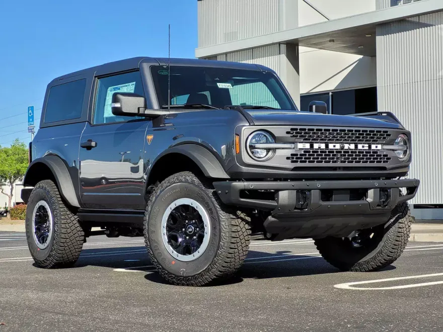 2024 Ford Bronco Badlands photo 1