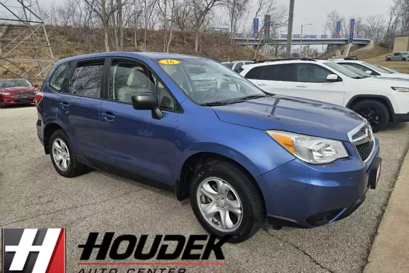 2016 Subaru Forester 2.5i photo 1