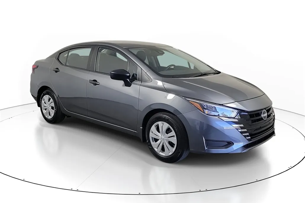 2025 Nissan Versa 1.6 S photo 1