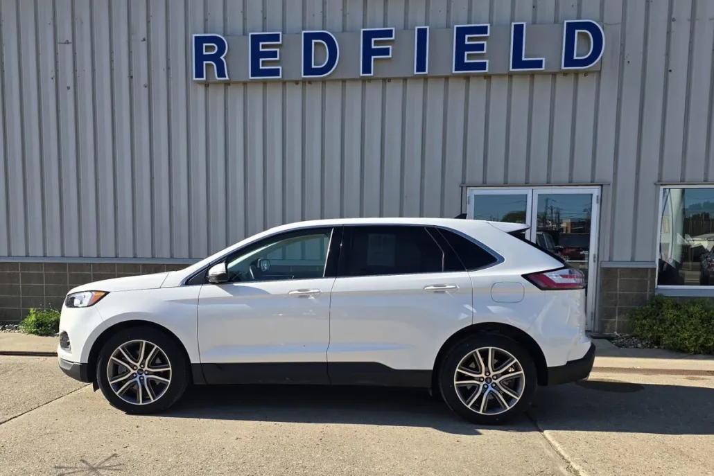 2021 Ford Edge Titanium photo 1