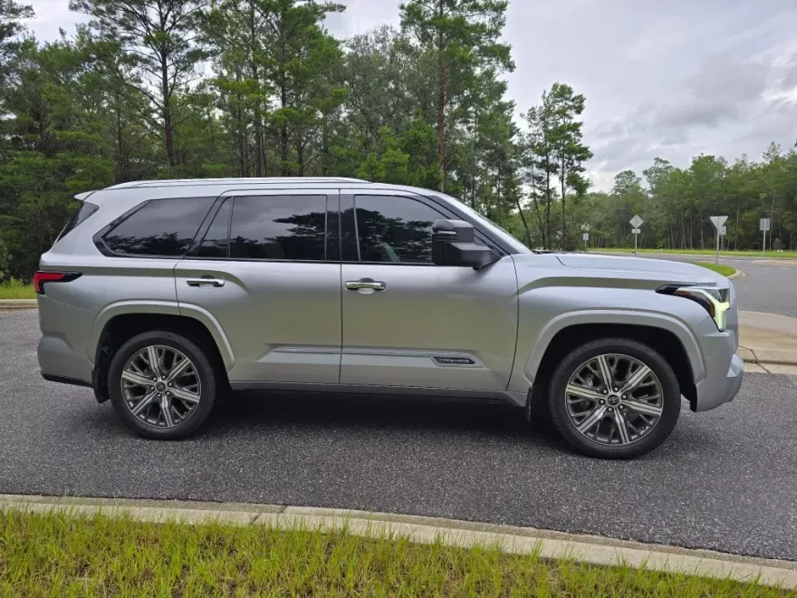 2023 Toyota Sequoia Capstone photo 1