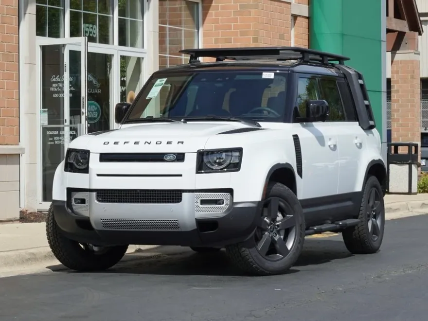 2025 Land Rover Defender 110 S photo 1