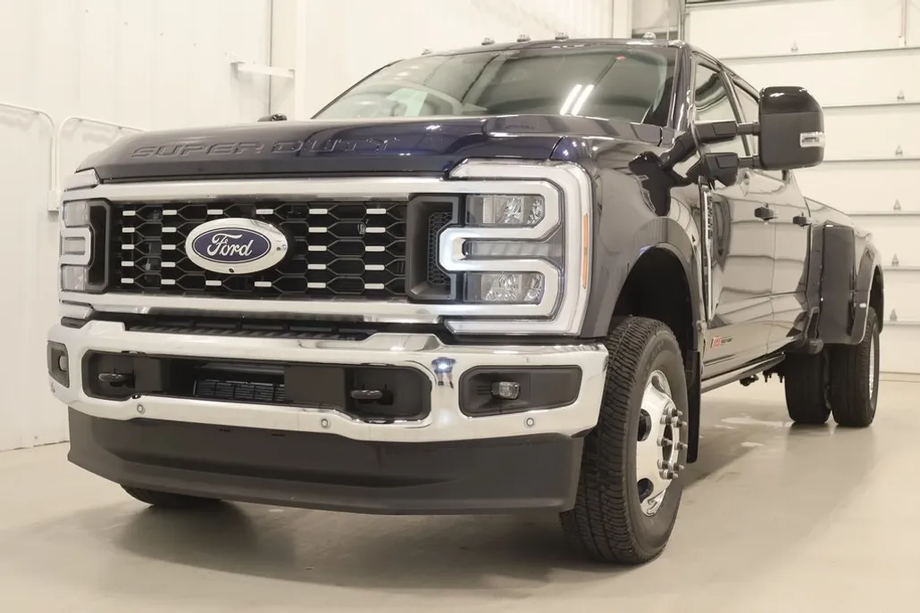 2025 Ford F-350 photo 1