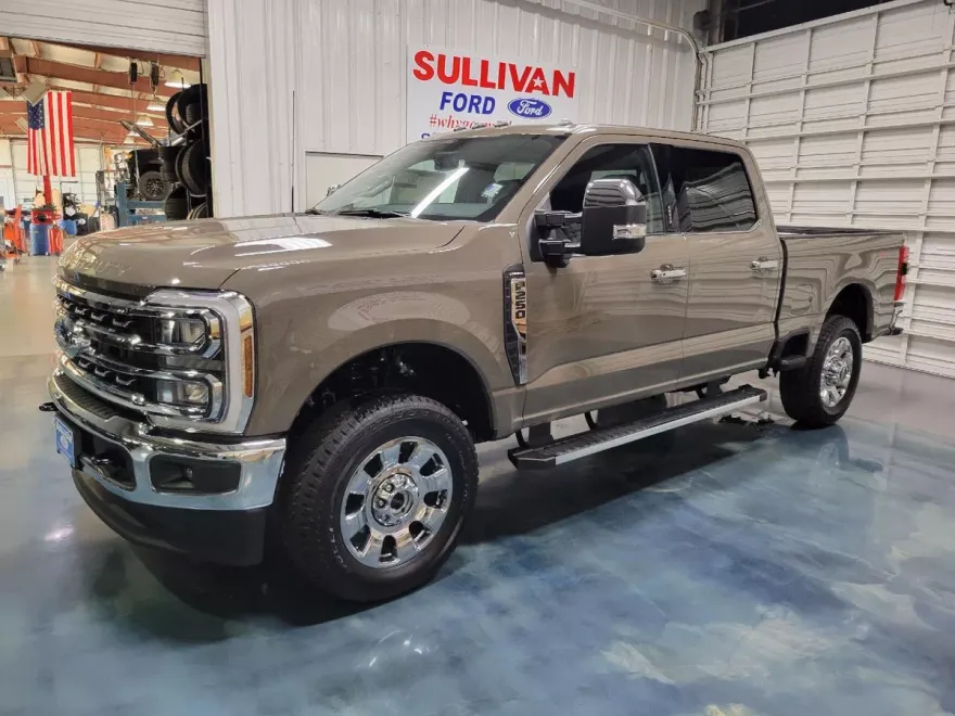 2026 Ford F-250 Lariat photo 1