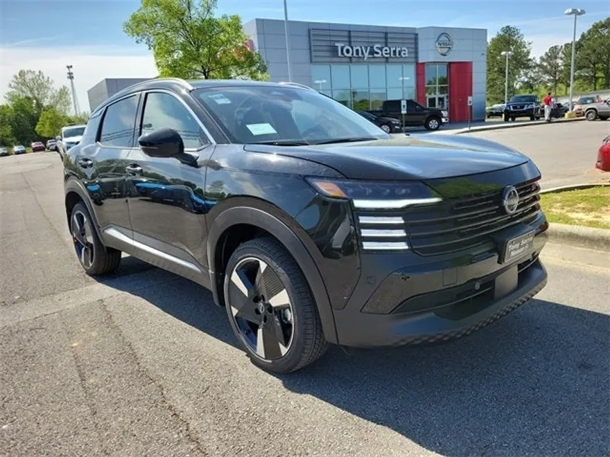2025 Nissan Kicks SR photo 1