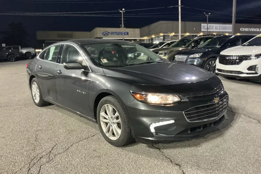 2016 Chevrolet Malibu 1LT photo 1