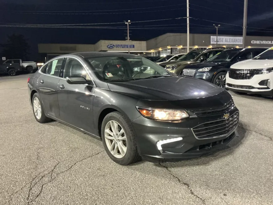 2016 Chevrolet Malibu 1LT photo 1