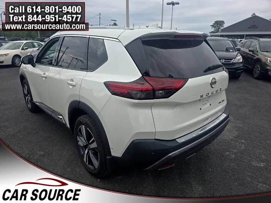 2022 Nissan Rogue SL photo 1