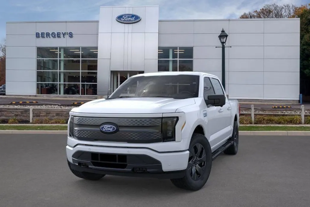 2025 Ford F-150 Lightning photo 1