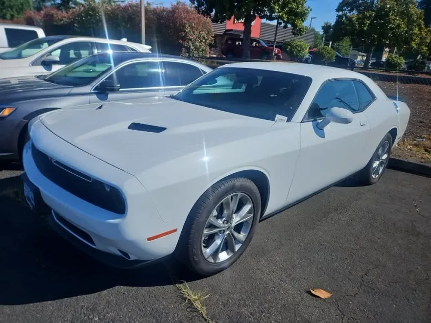 2023 Dodge Challenger SXT photo 1