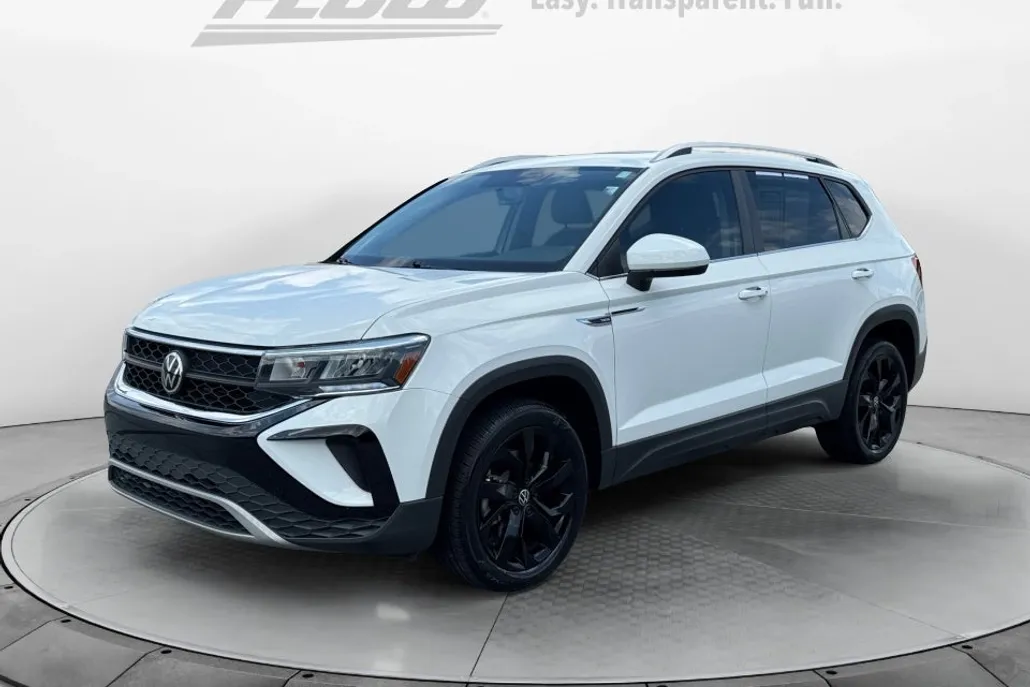 2022 Volkswagen Taos SE photo 1