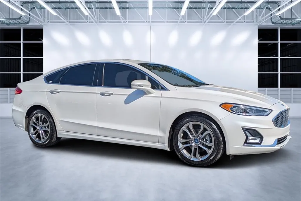 2020 Ford Fusion Hybrid Titanium photo 1