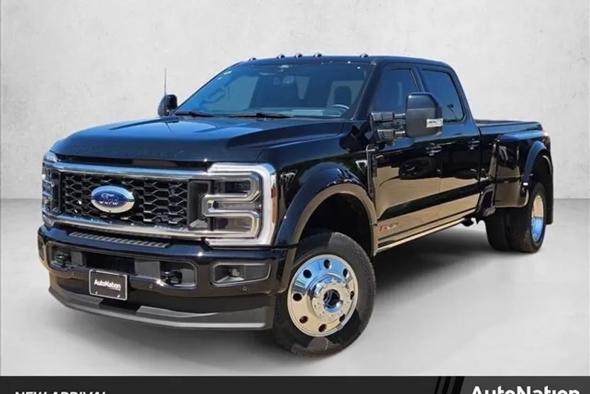 2026 Ford F-450 Platinum photo 1