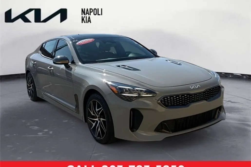 2022 Kia Stinger GT-Line photo 1