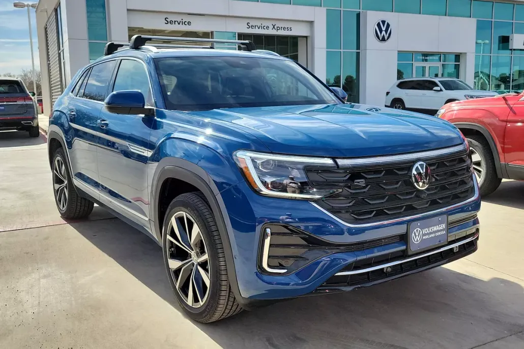 2025 Volkswagen Atlas Cross Sport SEL Premium R-Line photo 1