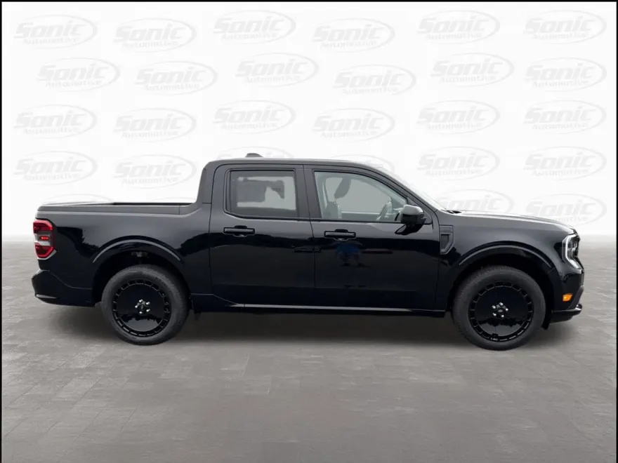 2025 Ford Maverick photo 1