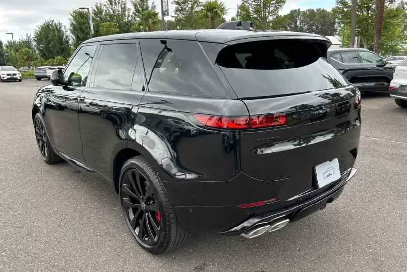 2025 Land Rover Range Rover Sport SE photo 1