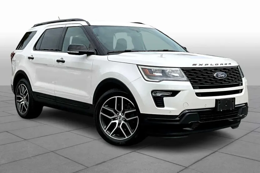 2018 Ford Explorer Sport photo 1