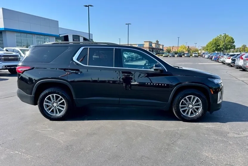 2023 Chevrolet Traverse 1LT photo 1